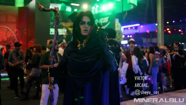 A cosplayer at CCXP 2024.