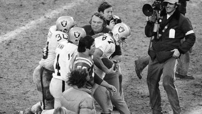 Former Raiders QB Ken Stabler Dead At 69