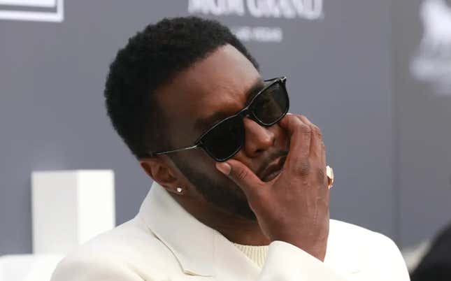 Image for article titled Woman Accuses Diddy of Dangling Her Over a Balcony, Prosecutors Compare Diddy to Sex Cult Leaders, Diddy&#39;s Son Gets served an Assault Lawsuit, What Christmas Will Look Like for Diddy Behind Bars and More News You Missed on the Bad Boy CEO