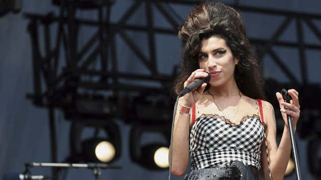 A photo of Amy Winehouse performing in Chicago. 