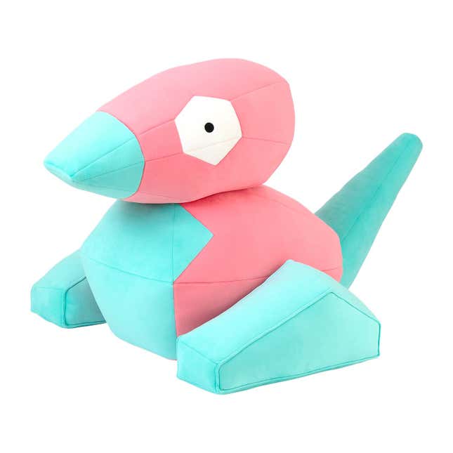 Una toma del peluche Porygon desde el frente.