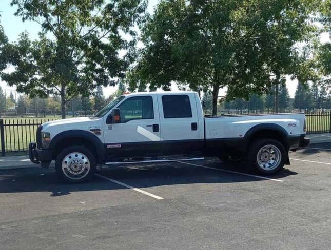 Image for article titled At $27,500, Is This 2008 Ford F450 Super Duty A Super Big Deal?