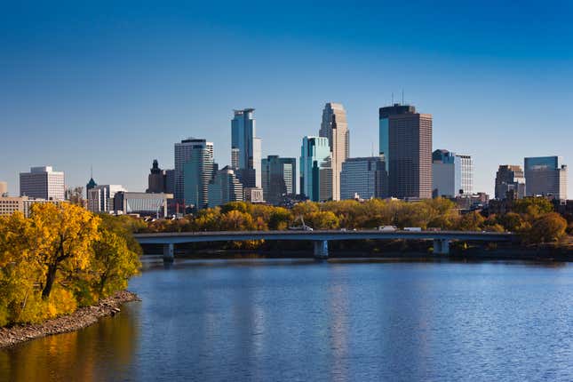 Image for article titled The 9 best large, mid-sized, and small cities for recent college graduates