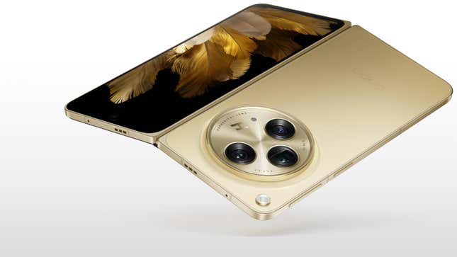 Oppo Find N3 Flip: First sighting reveals familiar design and new alleged  telephoto camera -  News