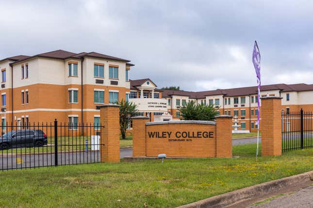 Image for article titled Donor Pays Off Loans for Graduating Class at HBCU Wiley College