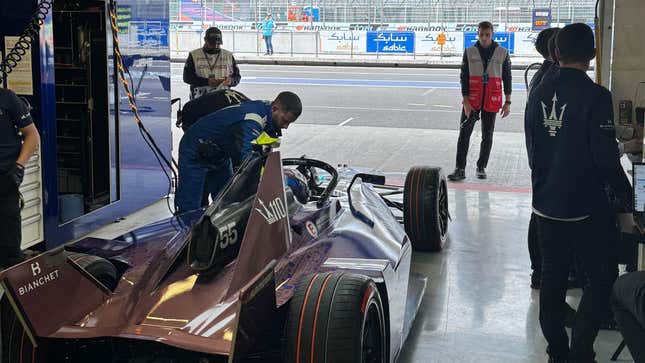 Image for article titled Formula E In Mexico City Proves Nobody Does Sporting Events Like The Mexican Fans