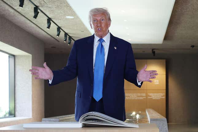 Image for article titled Walmart's warning, Costco's gold bar craze, and Trump's retreat: Business news roundup