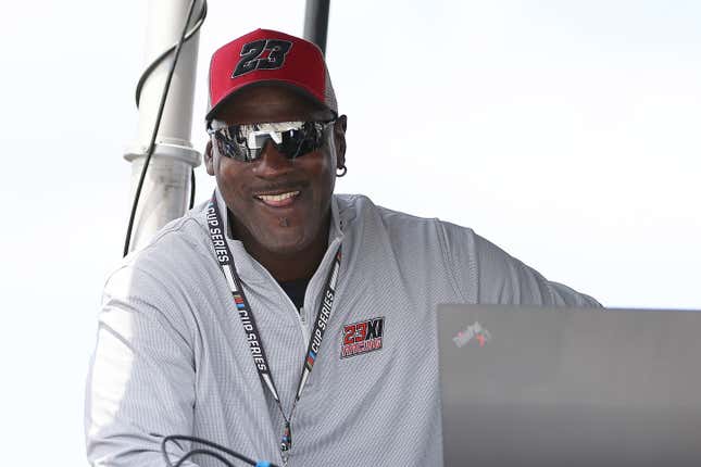 Image for article titled Michael Jordan Gets a Job and Other ‘Recession Indicators’ Sniffed Out By Black Twitter