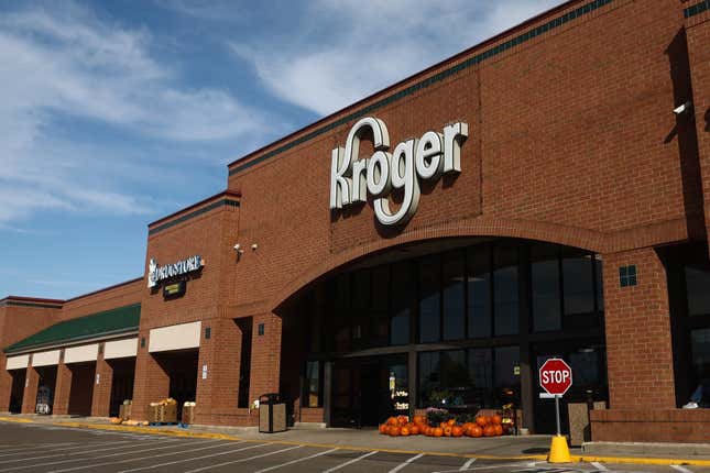 El logotipo de Kroger se ve en la tienda de Streator, Estados Unidos, el 15 de octubre de 2022. 