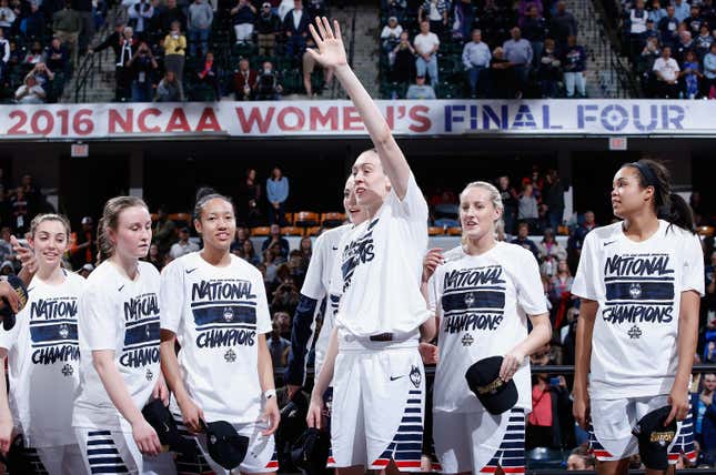 Image for article titled 15 most memorable women's March Madness moments