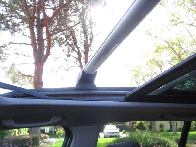 Image for article titled At $11,900, Is This Six-Speed 2006 BMW X3 a Three-Pedal Peach?