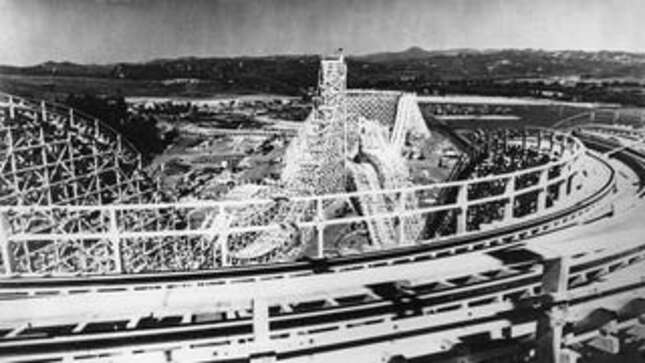 My Weird Obsession With the Dark Underbelly of Amusement Parks