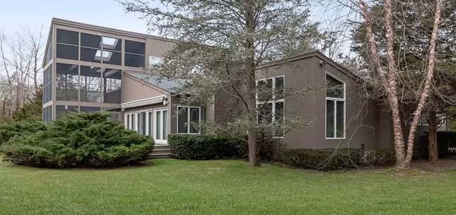 Image for article titled A Peek Inside Billy Porter&#39;s Long Island Home Up For Sale