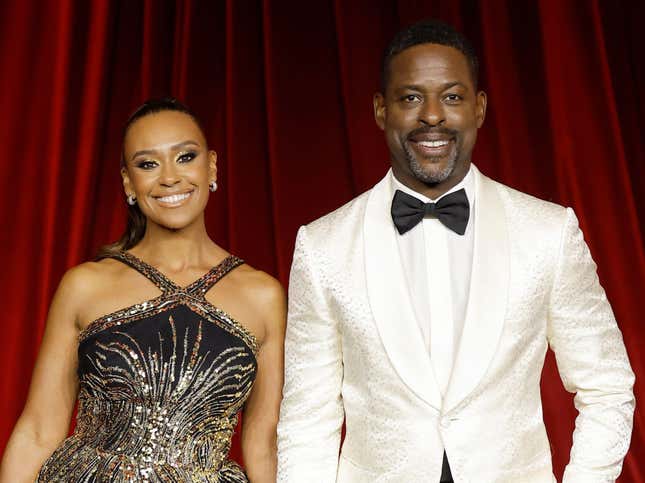 Bild für Artikel mit dem Titel ANSEHEN: Sterling K. Brown und Ryan Michelle Bathe sagen ehrlich, warum die „Cancel Culture“ weiße Schauspieler nicht beeinflusst