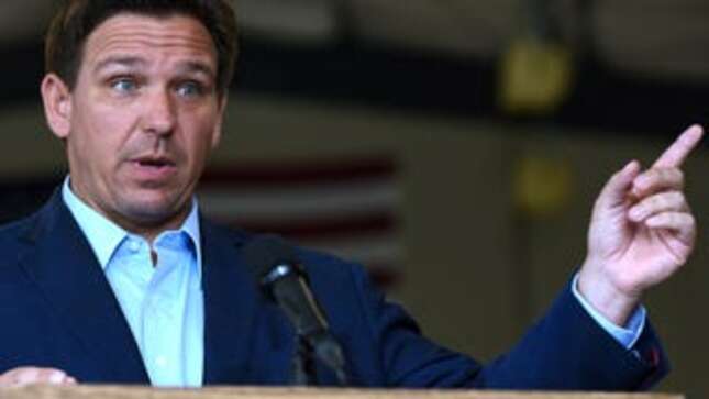 Image for article titled DeSantis Threatens To Cut Hospital Funding If Surgeons Keep Wearing Masks