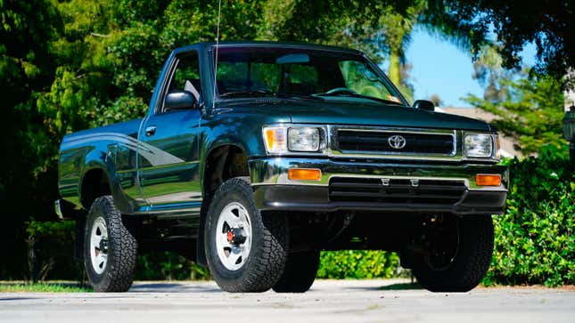 Image for article titled You Can Buy This Preserved 1993 Toyota Pickup With 94 Miles