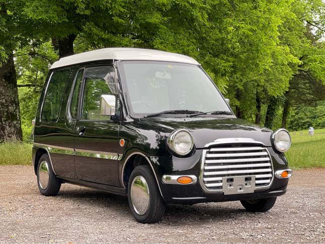 Image for article titled British Leyland Mini Clubman, Mitsubishi Minica Toppo Town Bee, BMW R 90/6: The Dopest Cars for Sale Online This Week