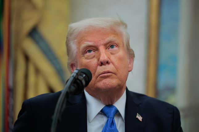 Image for article titled Trump threatens Apple with 25% tariffs if it doesn't make iPhones in America