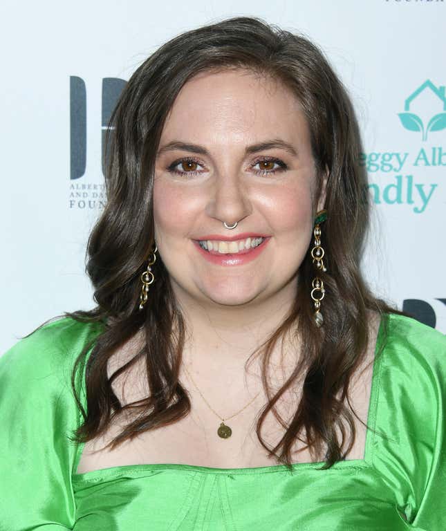  Lena Dunham attends Friendly House 30th Annual Awards Luncheon at The Beverly Hilton Hotel on October 26, 2019 in Beverly Hills, California. 