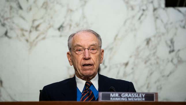 Image for article titled Chuck Grassley Tweets That Cable Companies Have Gotten &#39;To [Sic] Big Like Goggle [Sic]&#39;