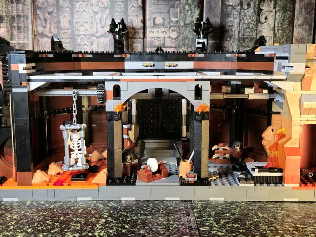 Image for article titled Lego's Lord of the Rings Barad-Dûr Set Is Just About Worthy of a Dark Lord