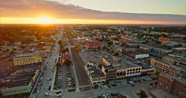 Image for article titled 10 cities with the most entry-level jobs that pay a living wage