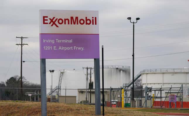 Exxon overcomes hefty charge and falling crude prices in fourth quarter ...