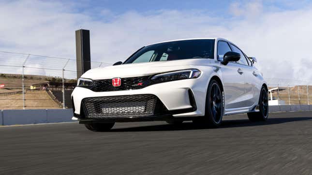 Ein weißer Honda Civic Type R auf der Sonoma Raceway