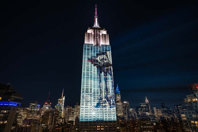 Image for article titled Star Wars and the Empire Took Over the Empire State Building
