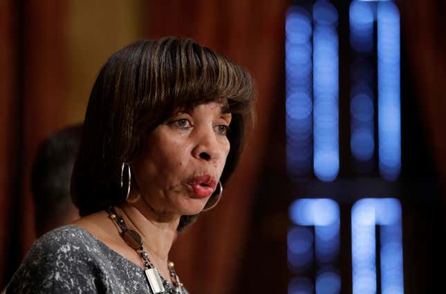 Image for article titled FBI, IRS Agents Search City Hall, Homes of Baltimore Mayor Catherine Pugh