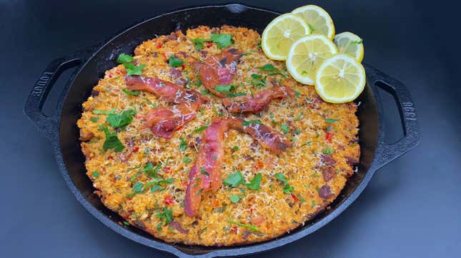 Image for article titled Making Clams Casino Pie is so easy, you’ll feel like you hit the dinner jackpot
