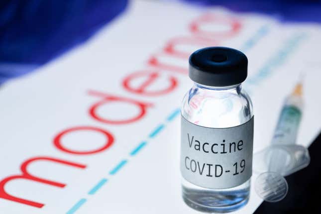 Image for article titled FDA Gives Authorization to Moderna COVID-19 Vaccine, Allowing for Doses to Be Distributed Across Country