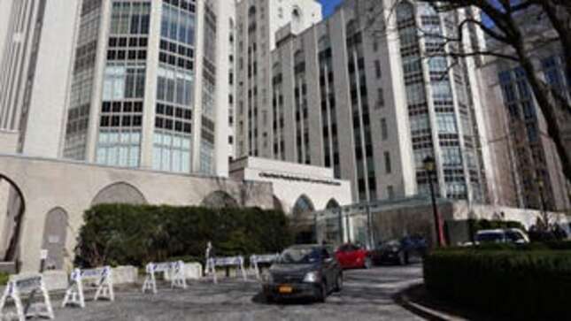 New York Hospital System Will Let Partners Into Birthing Rooms, After All