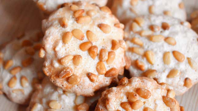 Image for article titled For a delicate and expensive holiday gift, leave the jewelry and bake the pignoli