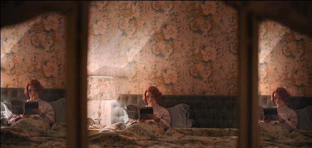 Image for article titled The Queen's Gambit Has Me Reconsidering Wallpaper