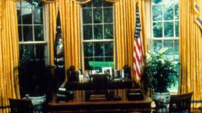 The Woman Who Toned Down Reagan's Blush and Calmed a Crying Nixon Dies at 106