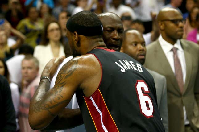 Image for article titled The Last Dance Just Confirms That Mike Is Salty About (and Threatened by) LeBron