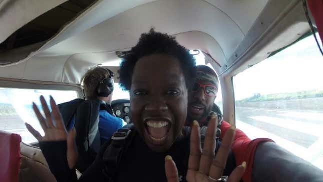 How to Get Away With...Flying? Viola Davis Takes Her 1st Skydive