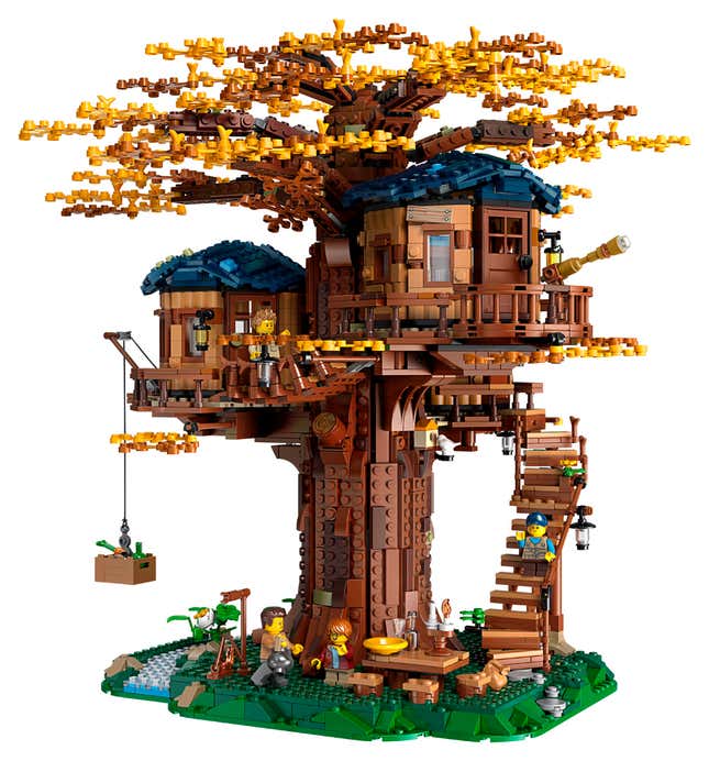 Image for article titled The New Lego Ideas Treehouse Has Leaves Made Of Real Plants