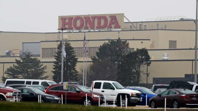 Image for article titled Honda And Nissan Tell Their Furloughed American Workers To File For Unemployment