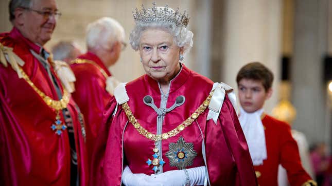 Image for article titled Buckingham Palace Would Like to Clarify They Do Not Endorse The Crown
