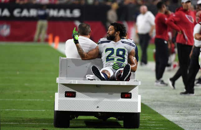 Earl Thomas Says He Doesn't Regret Flipping The Bird At Pete Carroll