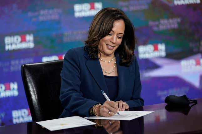 Image for article titled &#39;A Tool to Perpetuate Racism and Xenophobia&#39;: Newsweek Apologizes for Kamala Harris Birther Op-Ed