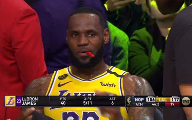 Image for article titled Twizzlers vs. Red Vines: Civil War Erupts on Twitter After LeBron Celebrates Lakers Win With a Snack