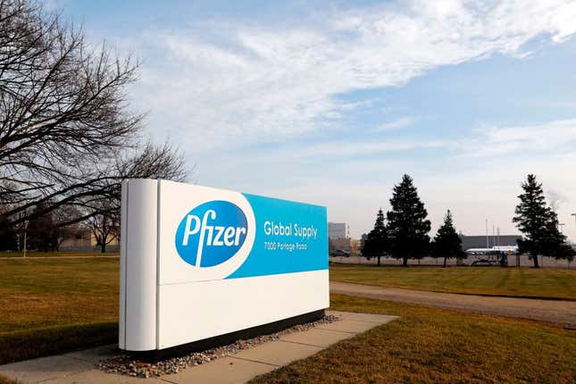 Image for article titled Pfizer&#39;s COVID-19 Vaccine Gets a Go From FDA, First Emergency Shipments Heading To Healthcare Facilities