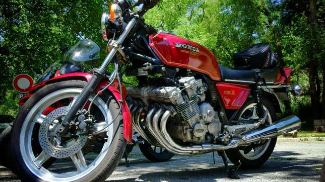 Watch-n-Hear: The Honda CBX 1050's 6-cylinder symphony can make a modern  day F1 car disintegrate in shame