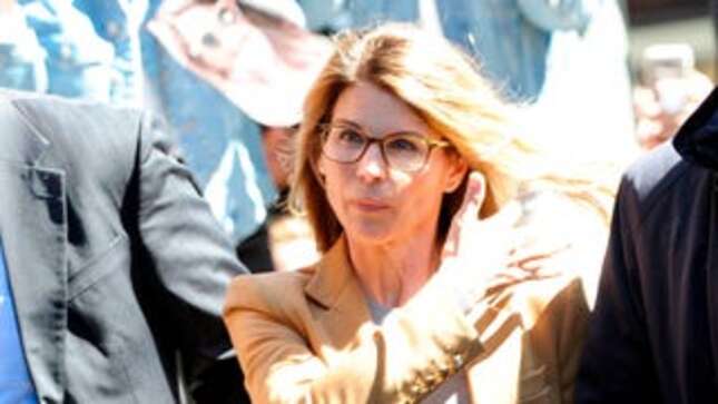 Everyone But Aunt Becky Is Doing Crimes, According to Aunt Becky