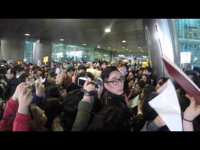 Conan O'Brien Lands in South Korea, People Freak Out