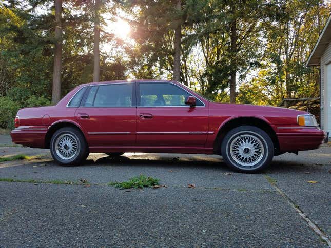 Image for article titled At $3,800, Could This 1994 Lincoln Continental Be A True Executive Perk?