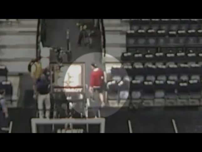 White Reporter Stole From Warriors Security and Nothing Happened Until the Players Found Out